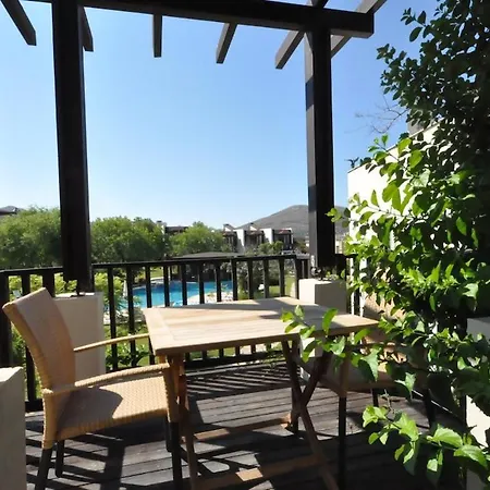 Sleeps 5 With Pool And Air Con Villa Gümüşlük