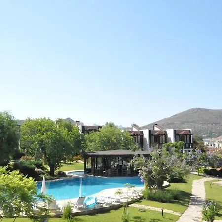 Sleeps 5 With Pool And Air Con * Gümüşlük