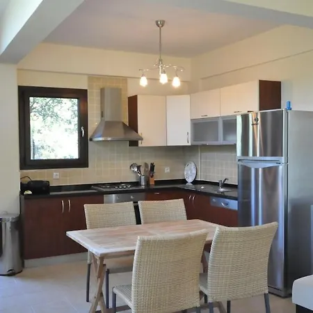 Sleeps 5 With Pool And Air Con * Gümüşlük