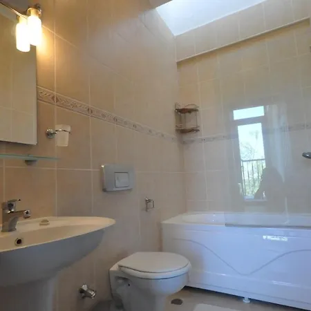 Villa Sleeps 5 With Pool And Air Con *